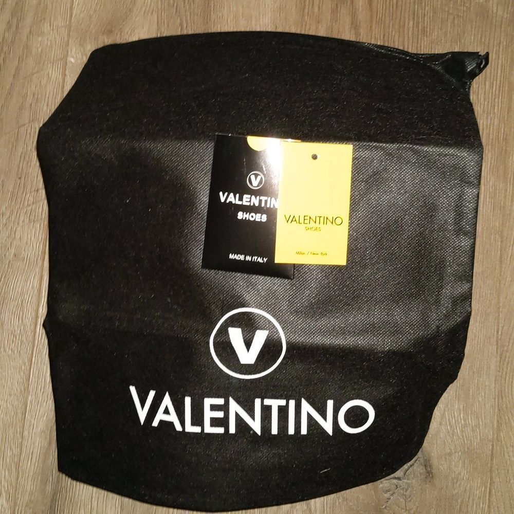 Valentino Slides - Picture 6 of 6